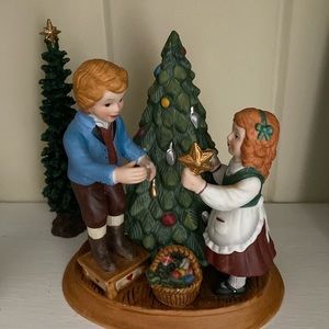 Vintage 1982 Avon Christmas Collectible